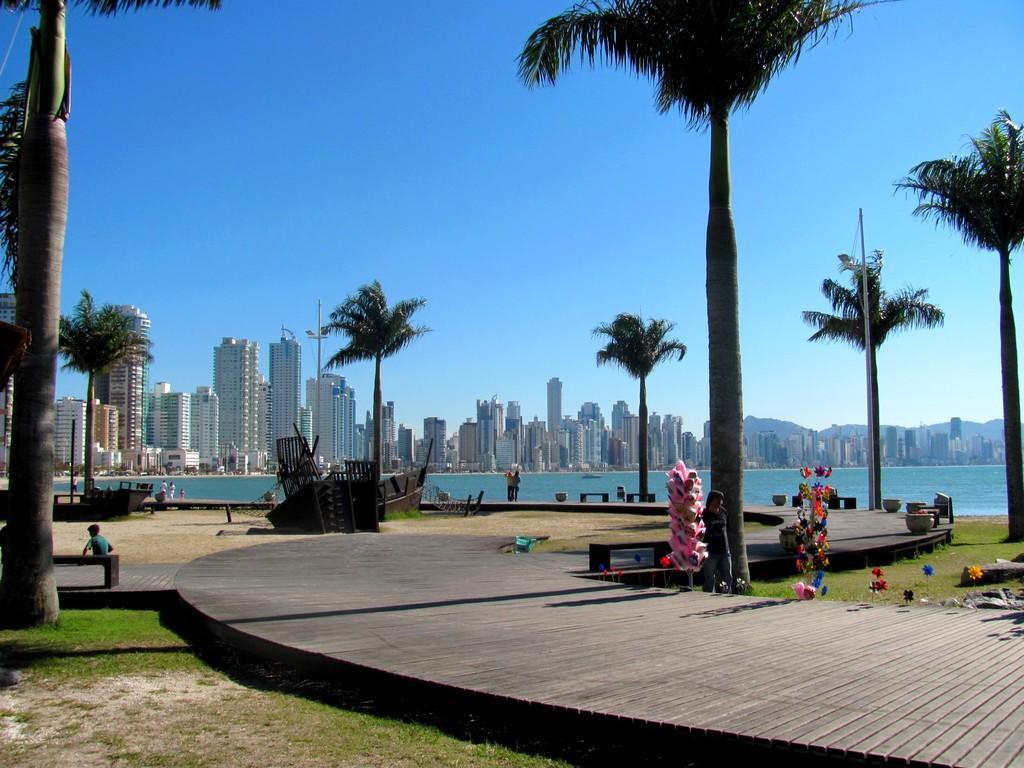 Ape Da Monica Apartment Balneário Camboriú Екстериор снимка